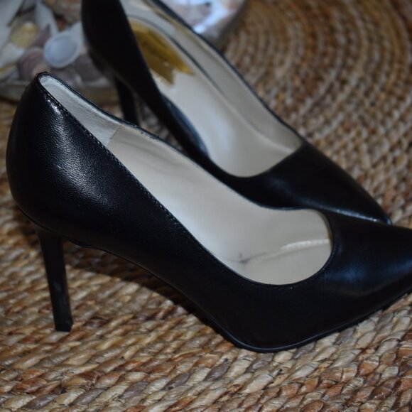 Marc Fisher Black Pumps Size 6 - Picture 3 of 6